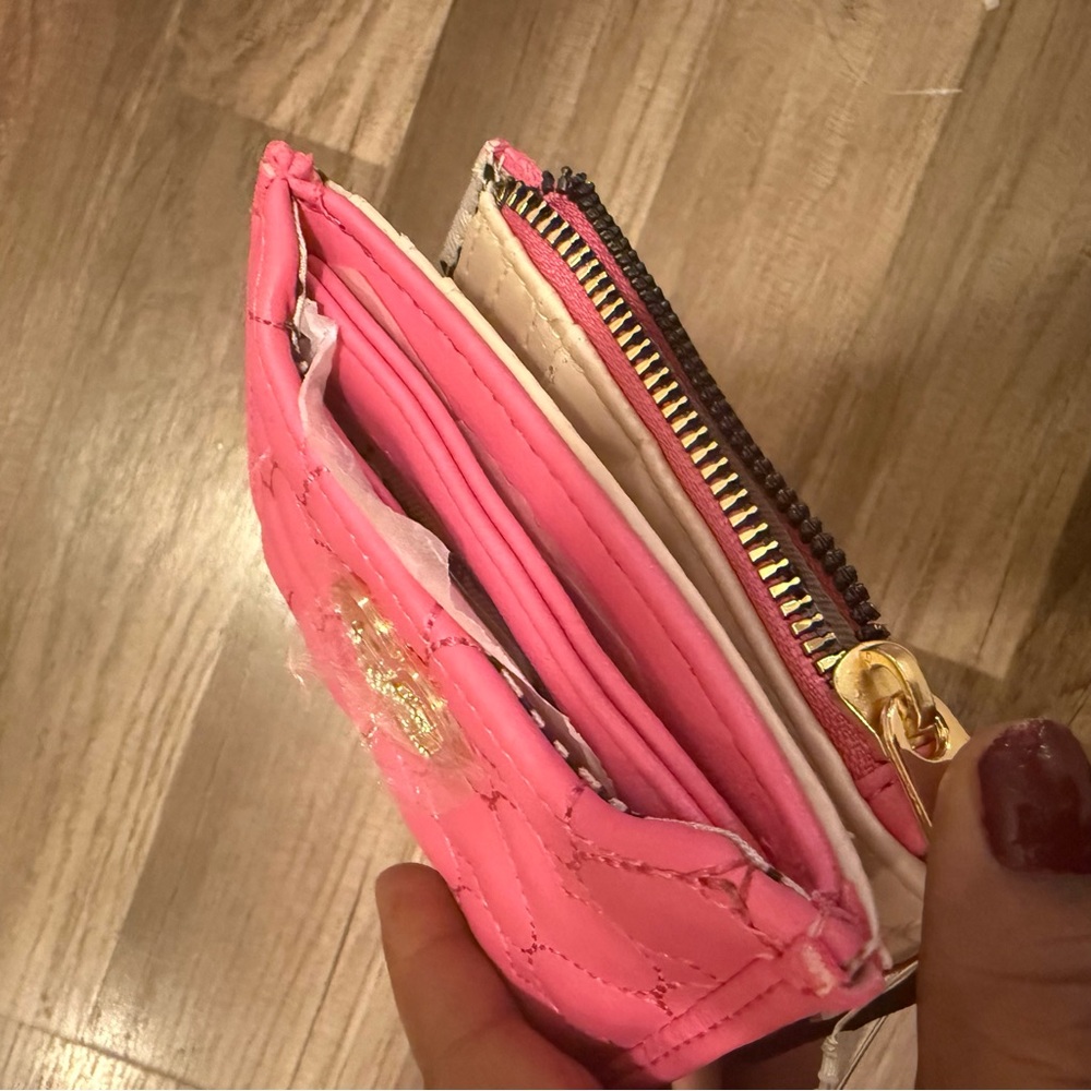 Juicy Couture Pink Heart Quilted Wallet - Picture 5 of 12